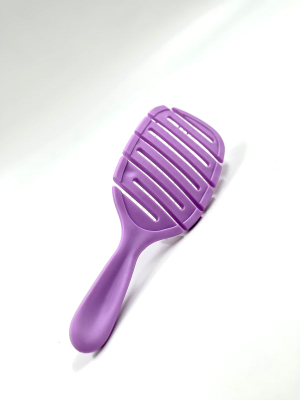 LIGHTWEIGHT DETANGLING BRUSH